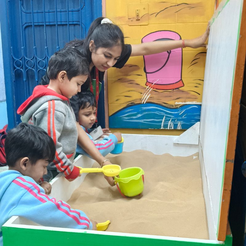 Kids activity zone at Shikshalogy Shyam Vihar branch